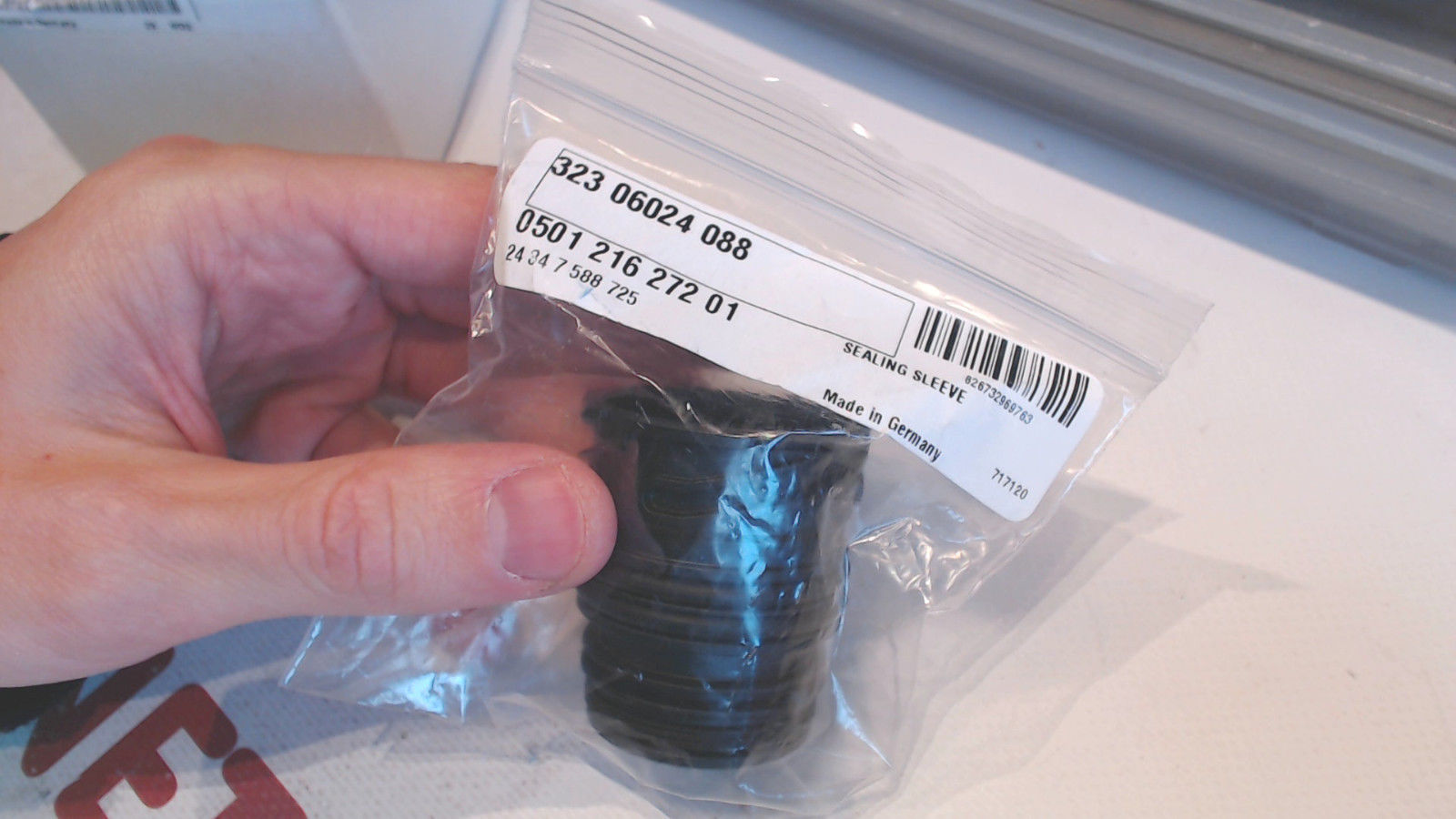 thumbnail image 2 of Aazon.co: GaeaAuto Transission Valve Body Sleeve Connector Seal 2 of 11